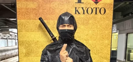 日本网友议论“京都站站台竟藏着两名忍者”!本地人走了近三年才发现:旅行别只剩下换乘和打卡! - 奇趣星球报