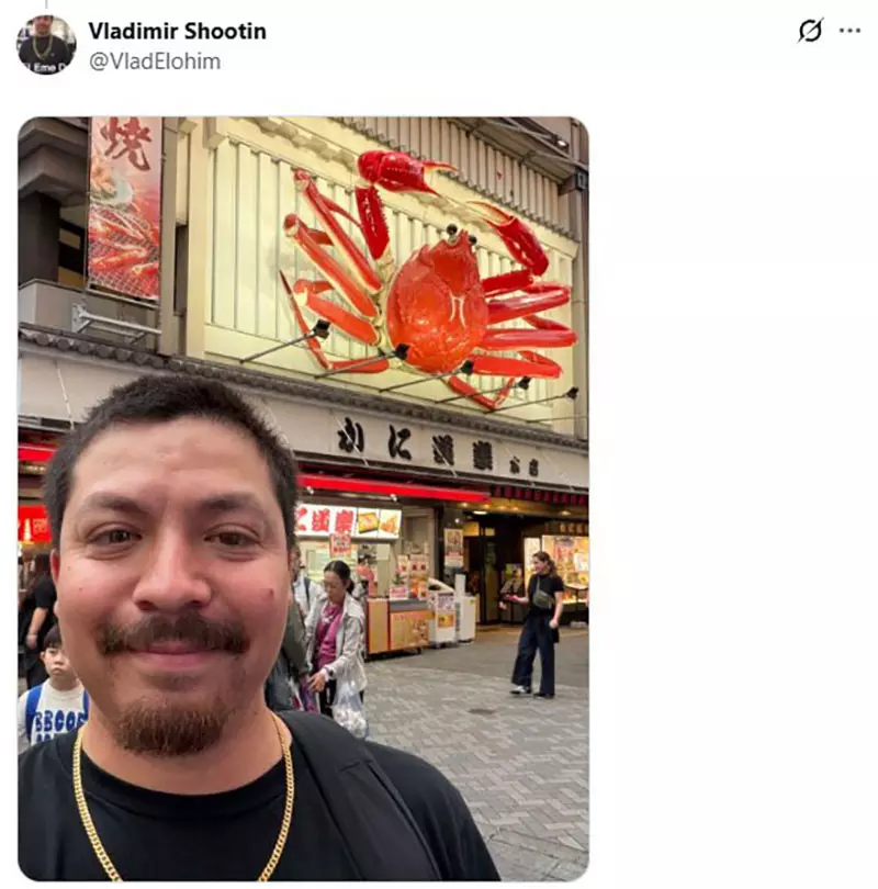 到大阪先拍一张桐生同款！《人中之龙》粉丝与大螃蟹自拍，评论区接成朝圣相册
