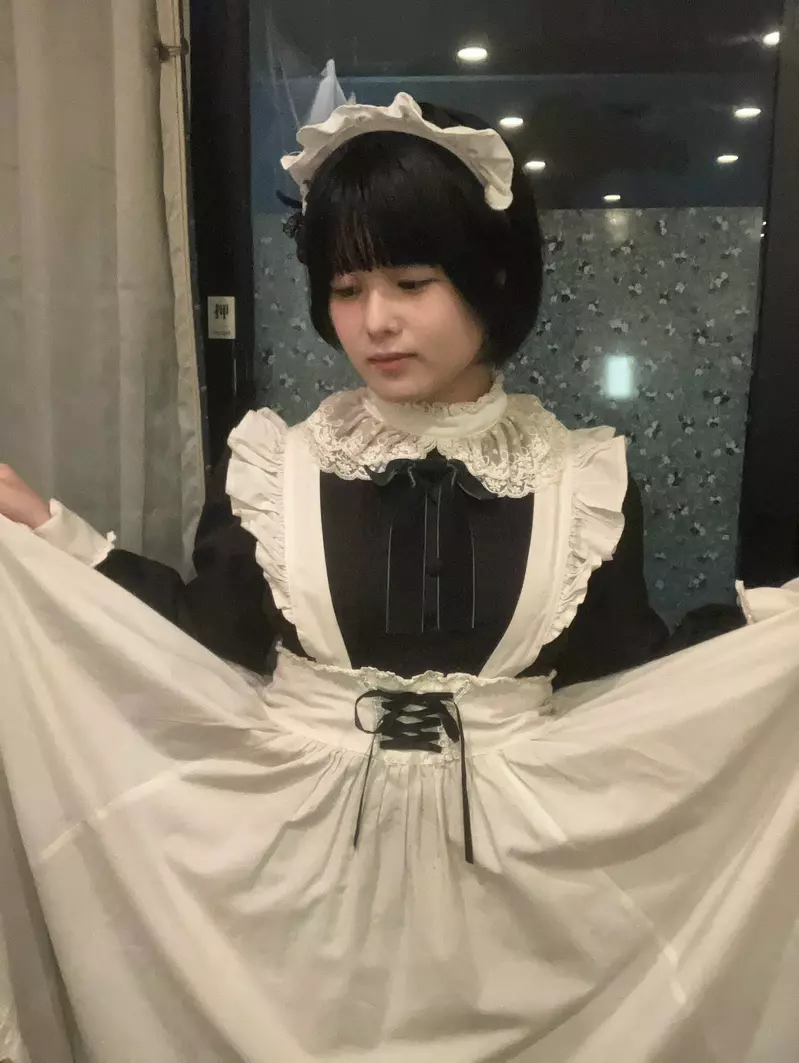 女仆提起裙摆竟是在威吓?日本网友把优雅姿势玩成晒装接力,连多人合照都安排上了! 女仆提起裙摆竟是在威吓?日本网友把优雅姿势玩成晒装接力,连多人合照都安排上了!