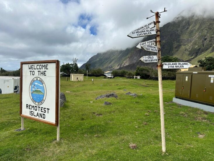 七个传统家族撑起一座孤岛！特里斯坦-达库尼亚居民为何在火山撤离后选择返乡？ - 奇趣星球报 - 奇趣星球报