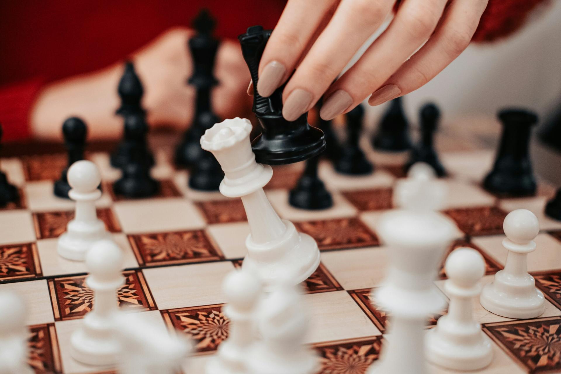 5岁从网络视频学棋,11岁成为史上最年轻女子特级大师:博达娜的成长不只靠天赋 5岁从网络视频学棋,11岁成为史上最年轻女子特级大师:博达娜的成长不只靠天赋