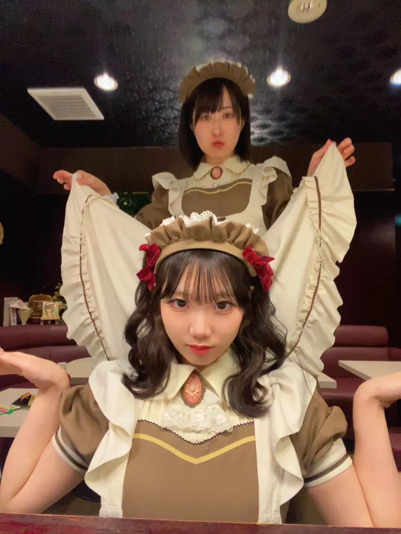 女仆提起裙摆竟是在威吓?日本网友把优雅姿势玩成晒装接力,连多人合照都安排上了! 女仆提起裙摆竟是在威吓?日本网友把优雅姿势玩成晒装接力,连多人合照都安排上了!