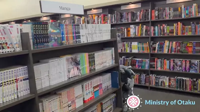 美国书店漫画区照片引发争论:日漫为何更吸引部分读者,题材与阅读门槛成为焦点 美国书店漫画区照片引发争论:日漫为何更吸引部分读者,题材与阅读门槛成为焦点