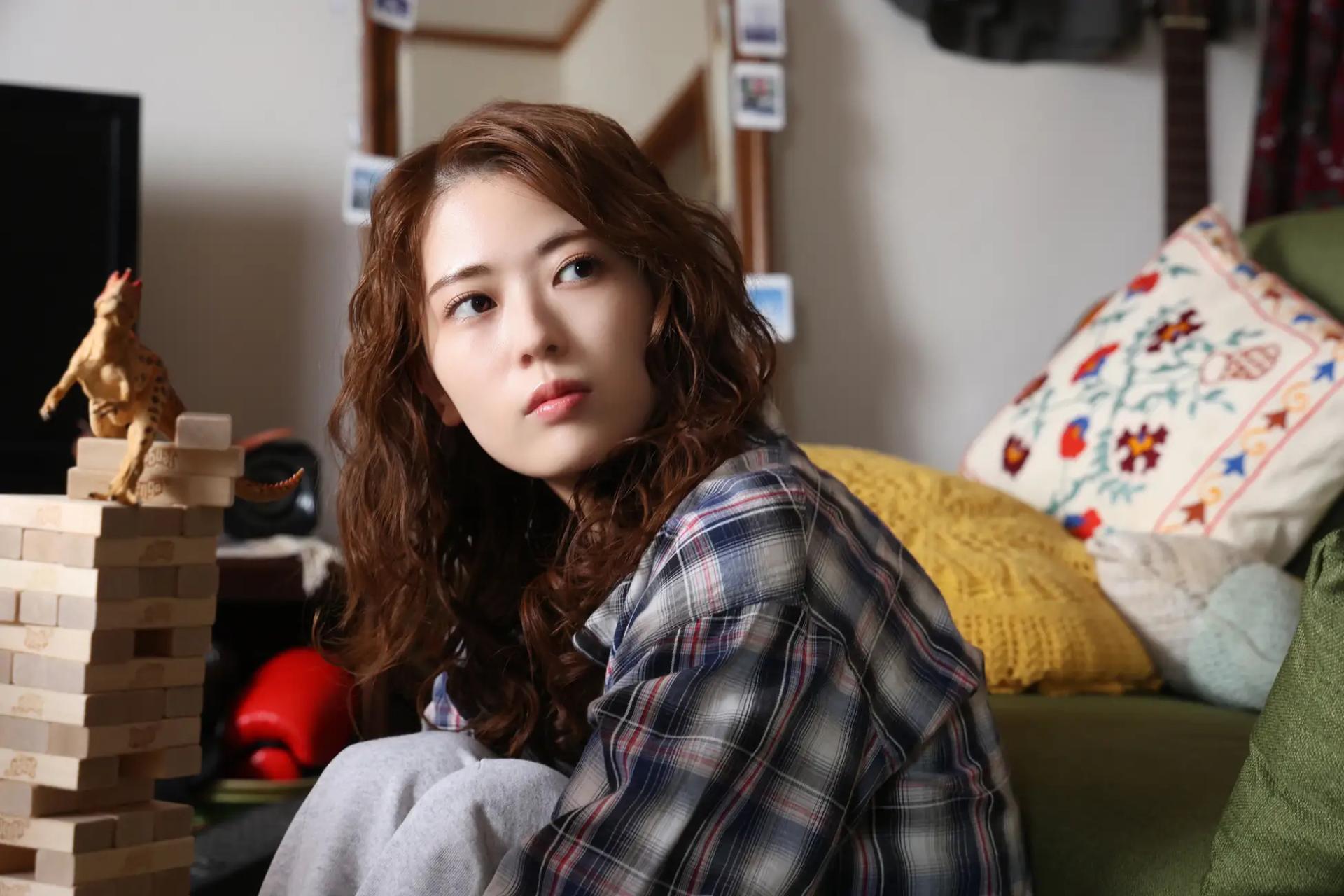 连休息都觉得有负罪感?日剧《两人逃避》里的两个女孩,让人重新想起无所事事的快乐! 连休息都觉得有负罪感?日剧《两人逃避》里的两个女孩,让人重新想起无所事事的快乐!