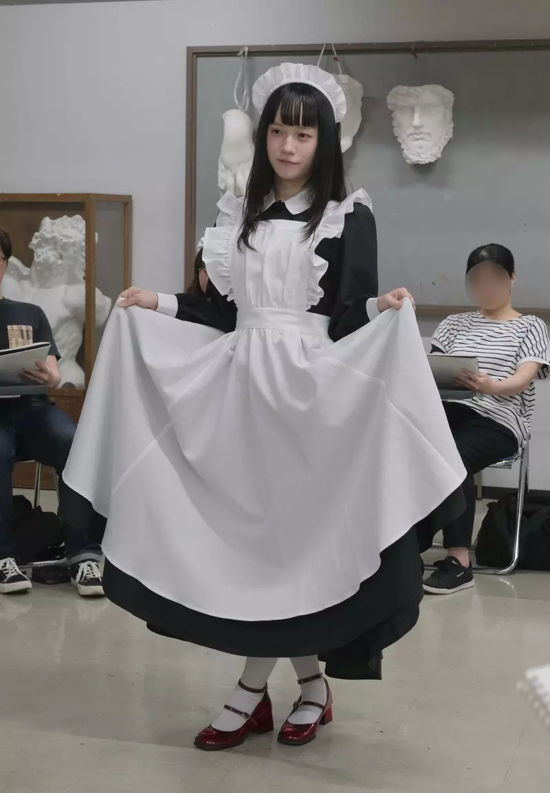 女仆提起裙摆竟是在威吓?日本网友把优雅姿势玩成晒装接力,连多人合照都安排上了! 女仆提起裙摆竟是在威吓?日本网友把优雅姿势玩成晒装接力,连多人合照都安排上了!